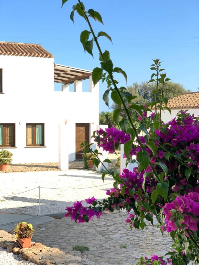 Cort'E Nastasj Hotell Tertenìa Exteriör bild