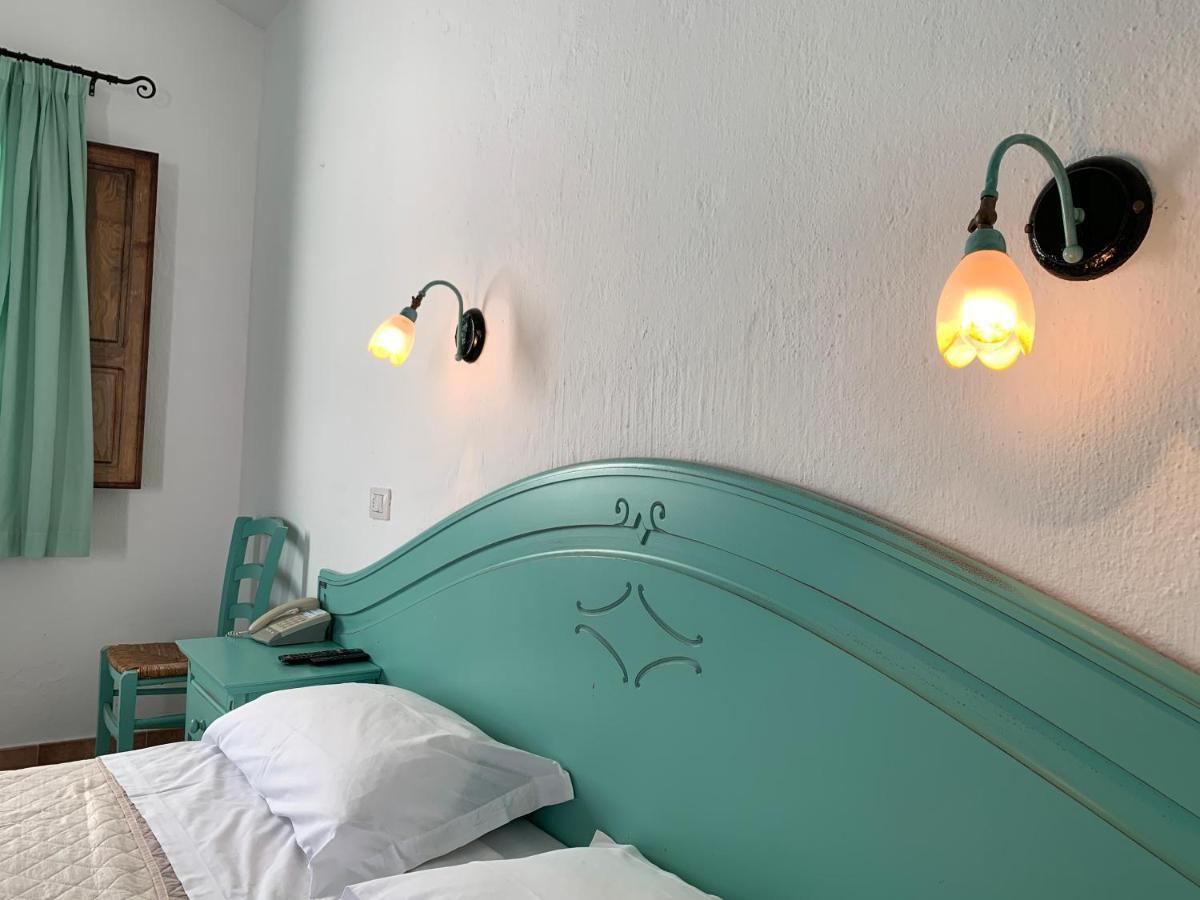 Cort'E Nastasj Hotell Tertenìa Exteriör bild